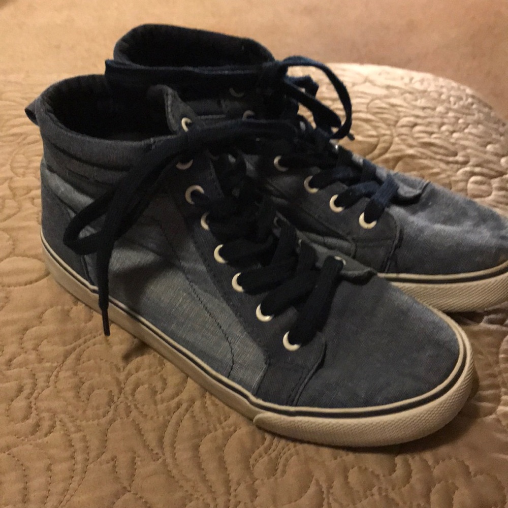 Boys Old Navy high top shoes